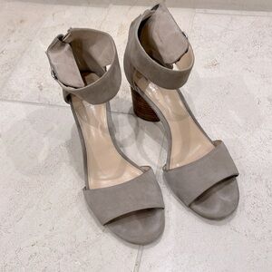 Vince Camuto block heeled zip up shoes. Women size 10. Camel colored.